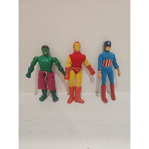 vintage mego action figures lot 1974 Hulk Ironman And Captain America. - Picture 1 of 16